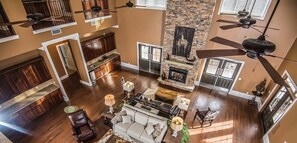 Lobby lounge - Magnolia Creek Lodge (Cottonwood)