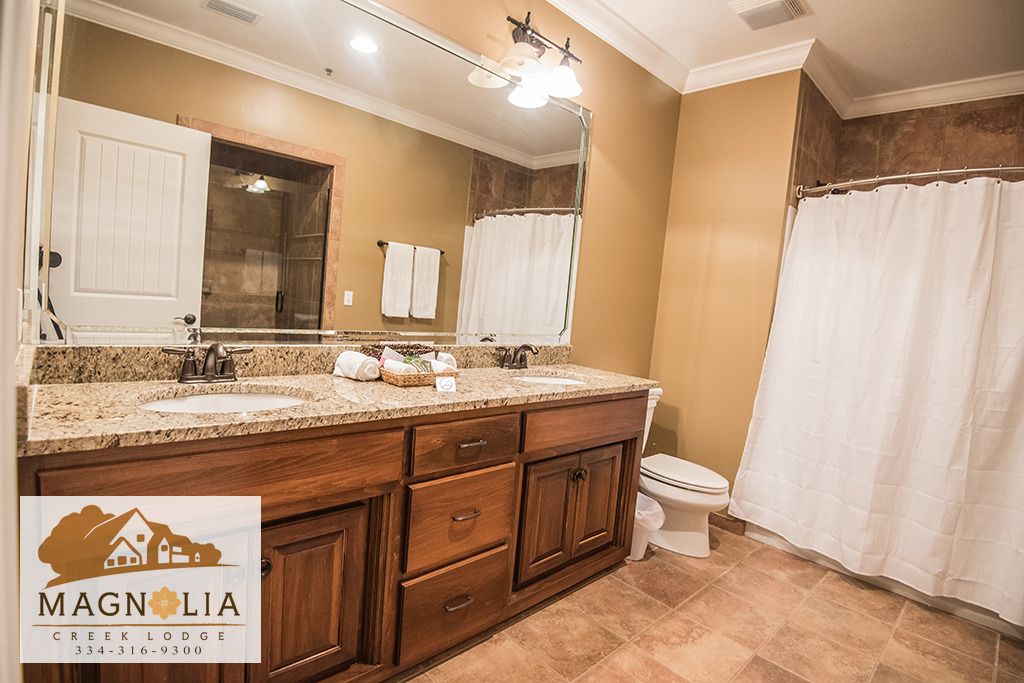 standard suite, 1 king bed, private bathroom | bathroom | hair dryer, towels