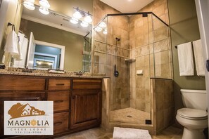 Standard Room, 2 Queen Beds, Private Bathroom | Bathroom | Hair dryer, towels - Magnolia Creek Lodge (Cottonwood)