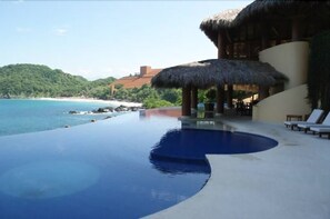 Outdoor pool - Palmetto Ixtapa 313 (Ixtapa)