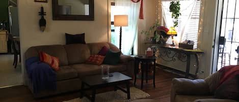 Maison familiale, 3 chambres, accessible aux personnes à mobilité réduite, cuisine | Salle de séjour