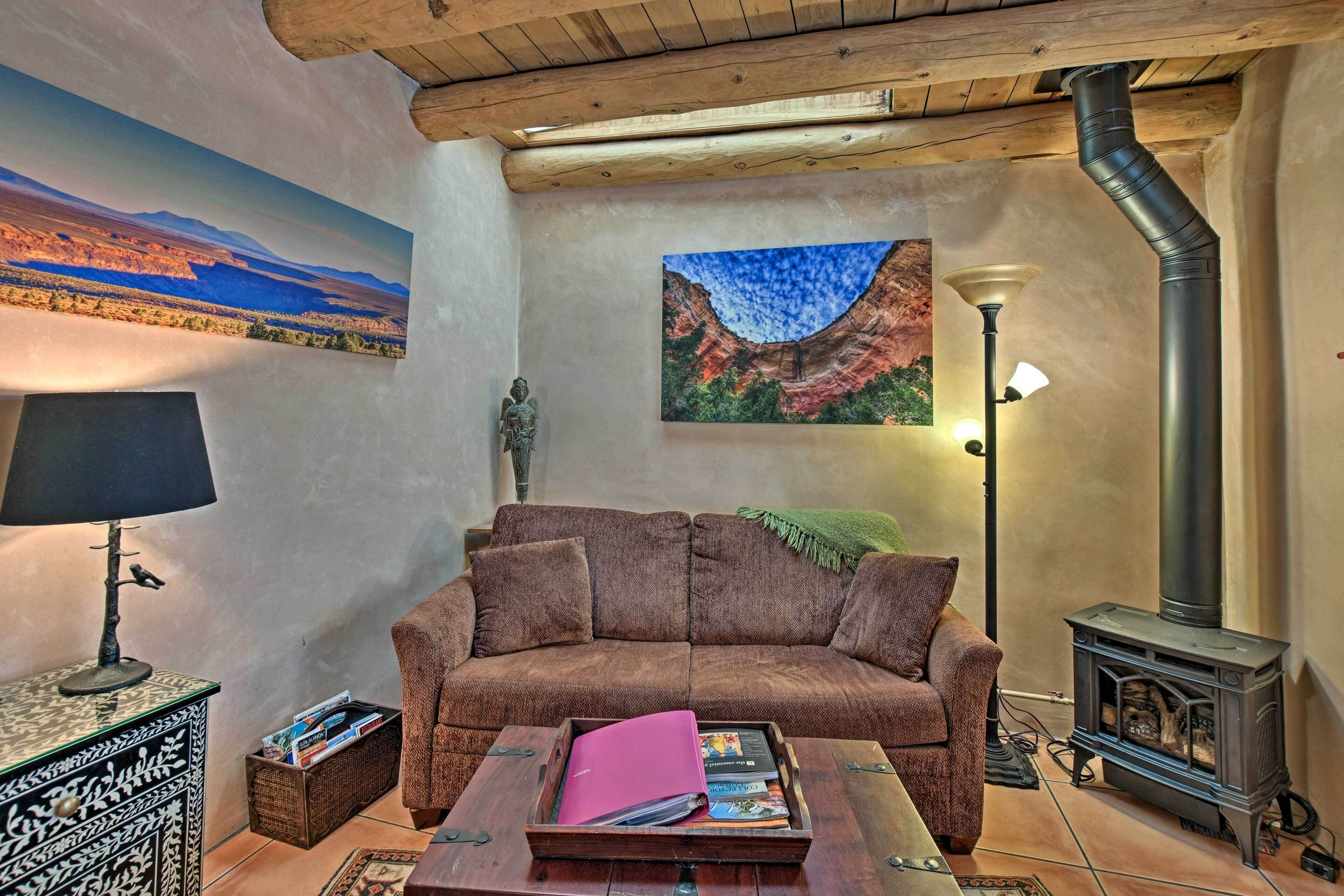 تلفزيون، مشغل دي في دي، كُتُب، ستيريو