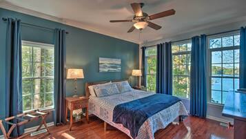 3 bedrooms, iron/ironing board, internet, bed sheets