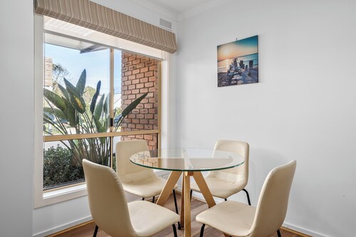 Charming Riverside Unit in Paradise FREE Wi-Fi