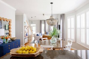 Unclassified image, 4 of 38, button