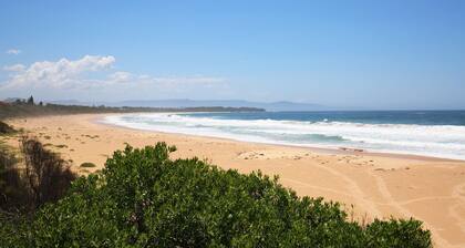 Sunbaker Pet Friendly Awards Finalist 4 Mins Walk to Culburra Beach