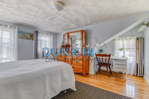 3 bedrooms, iron/ironing board, free WiFi