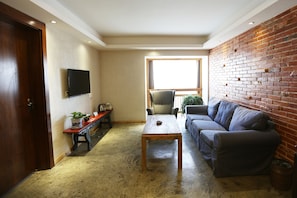 Suite de diseñador | Escritorio, cortinas blackout y wifi gratis