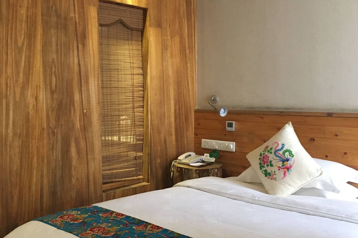 Habitación doble de diseñador | Escritorio, cortinas blackout y wifi gratis