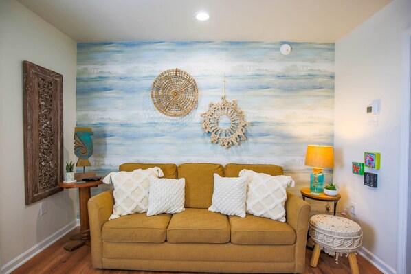 Unclassified image, 1 of 47, button