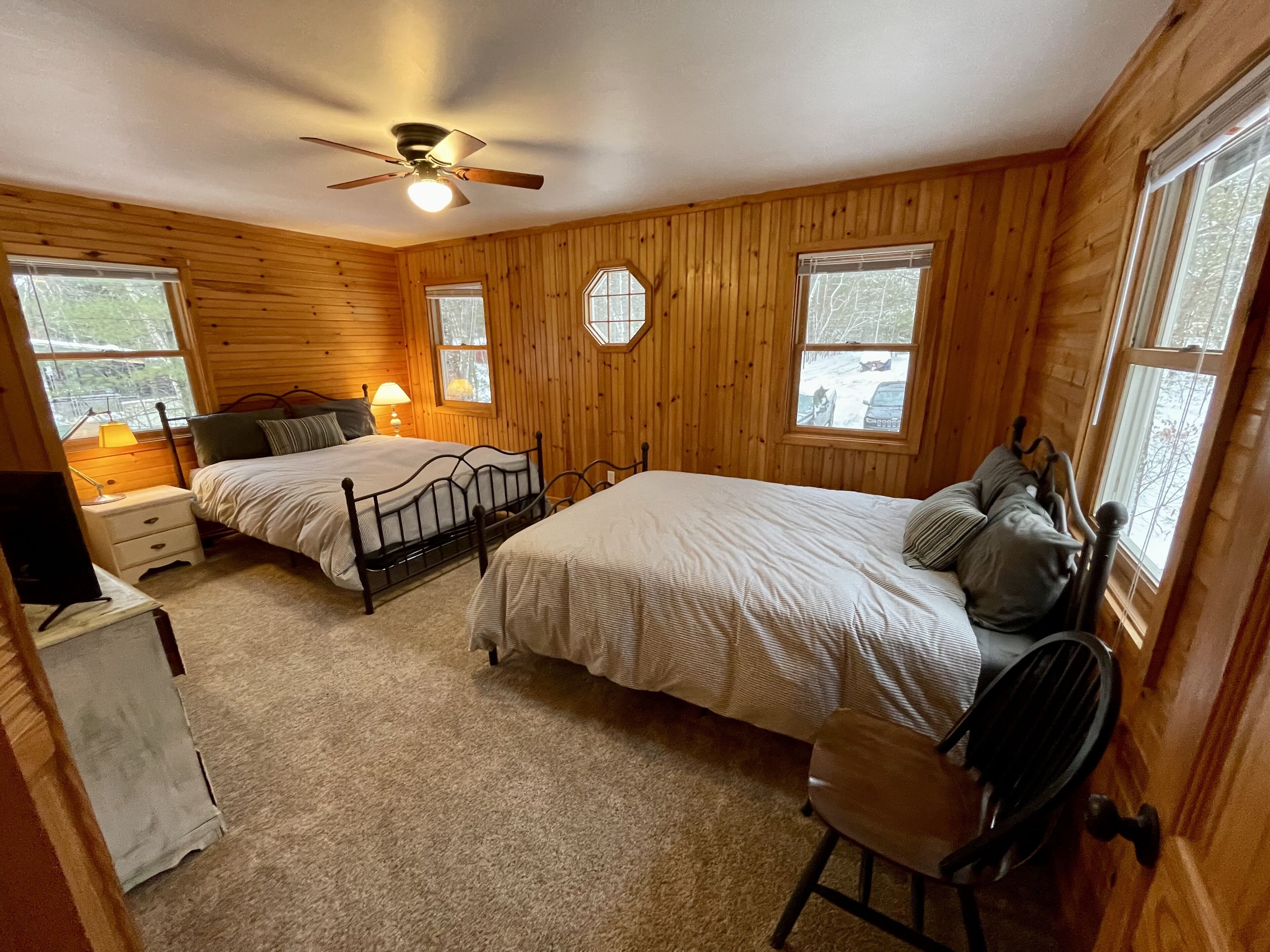 4 多间卧室、熨斗/熨衣板、免费 WiFi、床单