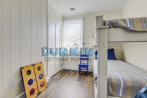 3 bedrooms, iron/ironing board, free WiFi