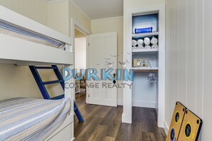 3 bedrooms, iron/ironing board, free WiFi