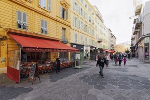 1 quarto, ferros/tábuas de passar roupa, Wi-Fi, roupa de cama