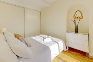 1 chambre, fer et planche à repasser, Wi-Fi, draps fournis