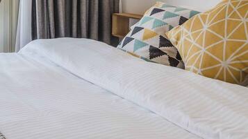 2 bedrooms, iron/ironing board, bed sheets