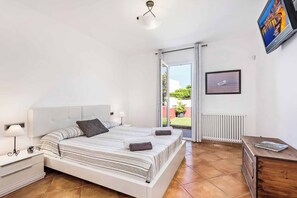 4 bedrooms, WiFi, bed sheets