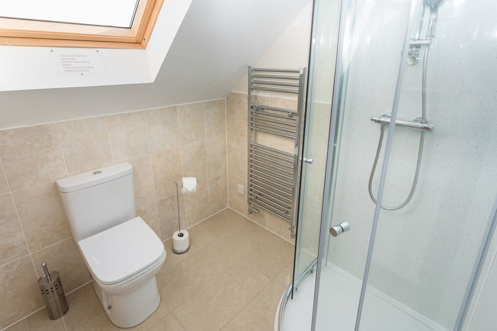 淋浴设施、吹风机、毛巾