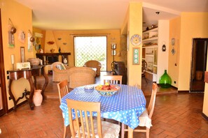 Dining - Carabollace Estate - Mistral (Sciacca)