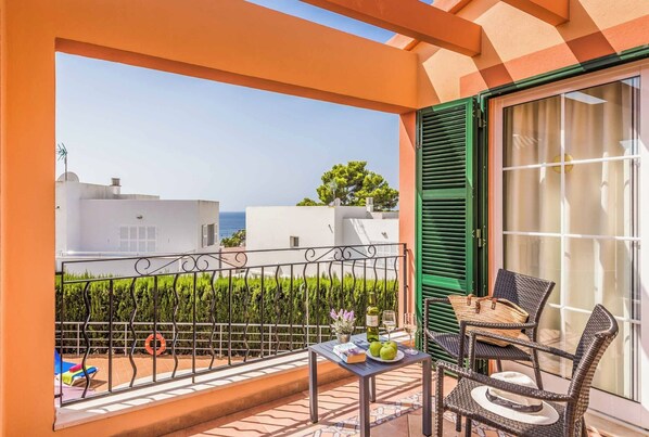 Property grounds - Villa Marcolis Cel - Four Bedroom Villa, Sleeps 6 (Serpentona)