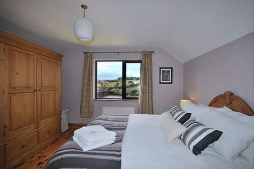 Pebble Cottage 3 bedroom house VRBO