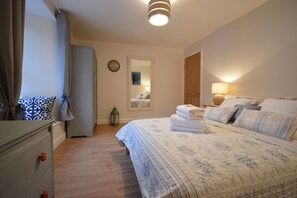 4 Schlafzimmer, Bügeleisen/Bügelbrett, WLAN, Bettwäsche