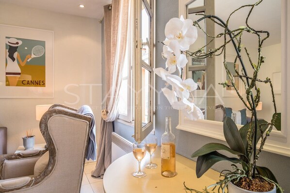 Interior - Eve 1 bedroom apartment in the Old Town VRBO (Nice)