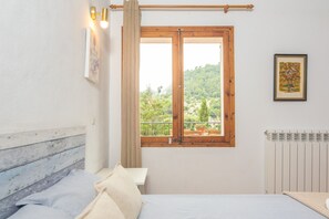 2 dormitoris, planxa i posts de planxar, wifi gratuïta i roba de llit 