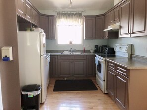 Living area - Central Edmonton Private Rooms (Edmonton)