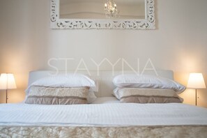 2 slaapkamers, een strijkplank/strijkijzer, internet, beddengoed