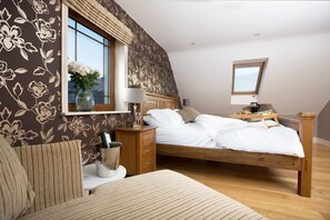 5 bedrooms, iron/ironing board, WiFi, bed sheets - Endless Sands 5 bedroom house VRBO (County Kerry)