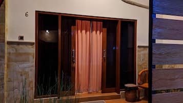 Deluxe Double or Twin Room, 1 Bedroom | Terrace/patio