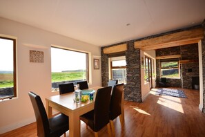 Dining - Feohanagh Sands 4 bedroom house VRBO (Dingle Peninsula)
