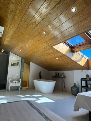 4 Schlafzimmer, Bügeleisen/Bügelbrett, kostenloses WLAN, Bettwäsche