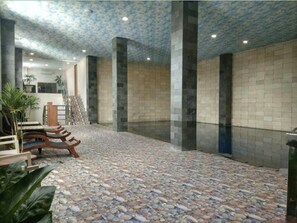 Hồ bơi trong nhà 