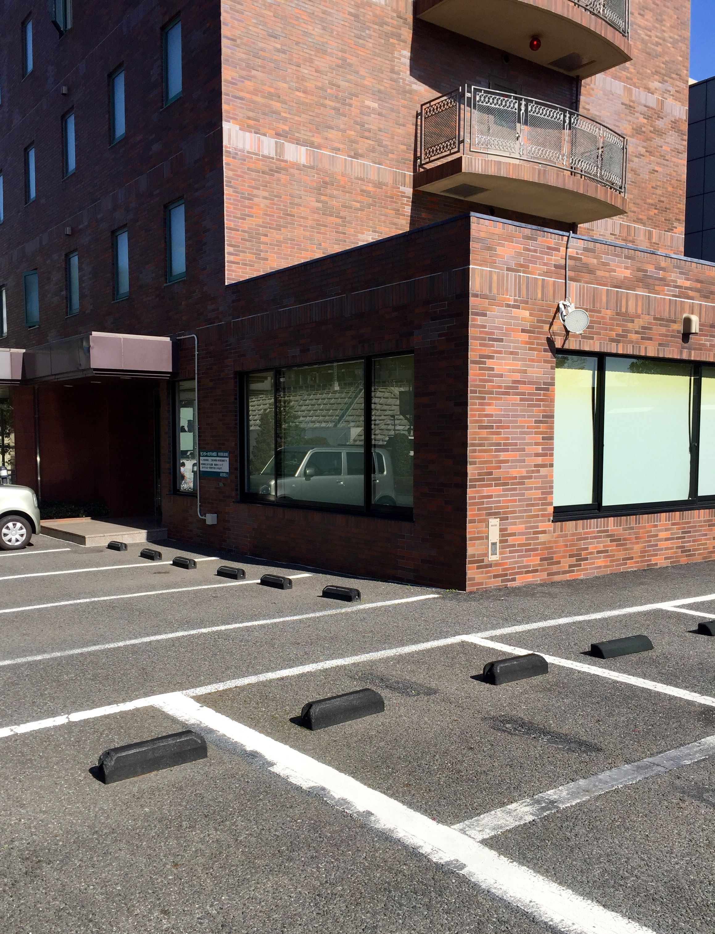 Ubetjent parkering (inkludert)