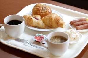 Free daily buffet breakfast