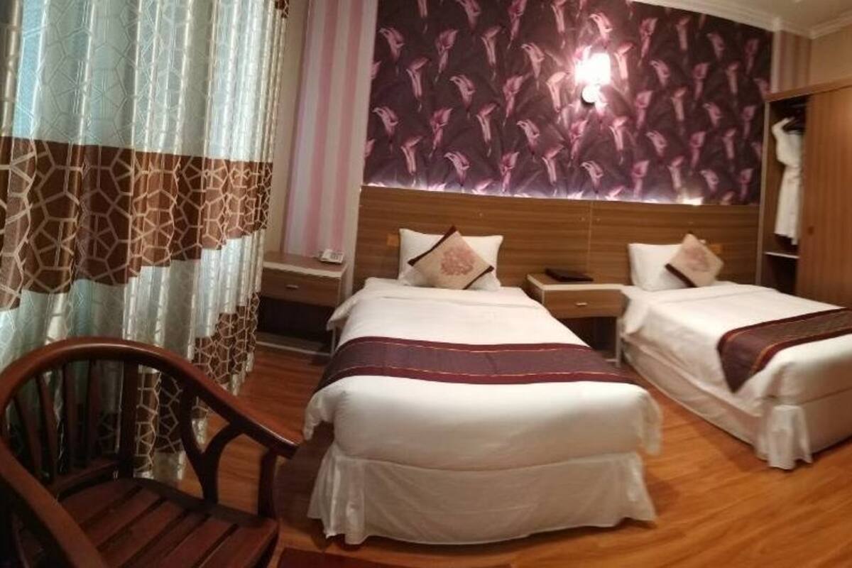 Grand Double or Twin Room, 1 Bedroom | Minibar, in-room safe, desk, soundproofing