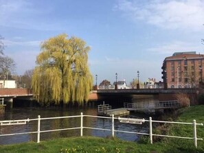 Unclassified image, 4 of 36, button