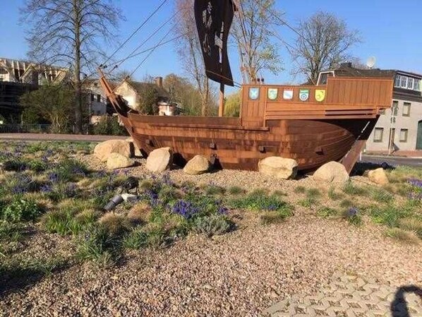 Unclassified image, 1 of 36, button