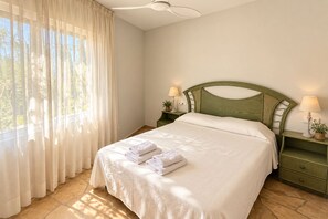 Unclassified image, 3 of 17, button - Casa Winter Garden, popular with our regular guests (L'Ametlla de Mar)