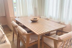 Outdoor dining