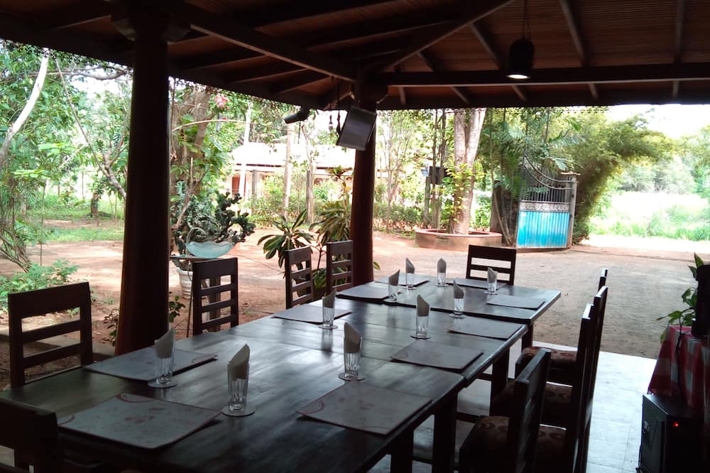 L.L.Tourist Inn & Safari jeeps