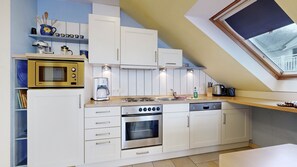 Kühlschrank, Mikrowelle, Ofen, Geschirrspüler
