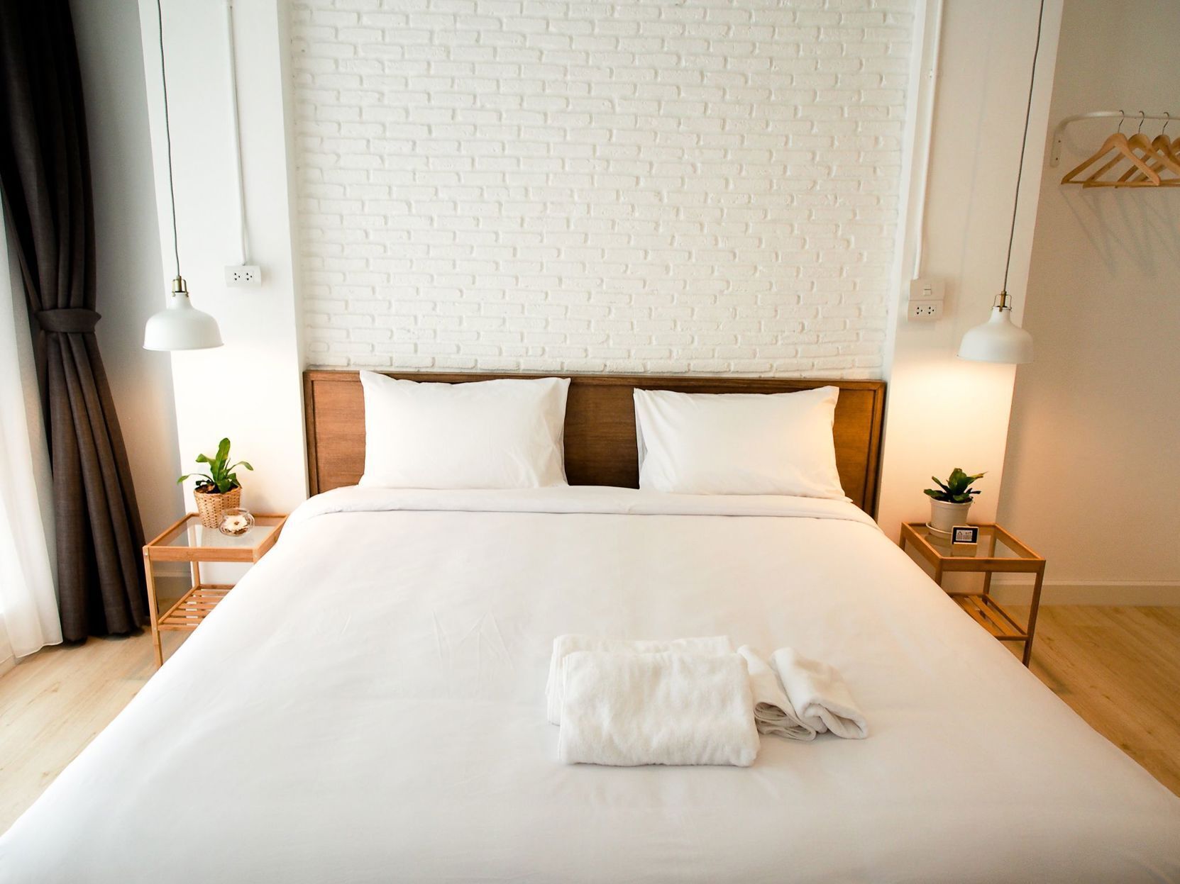 Literie de qualité, lit avec matelas Select Comfort, minibar