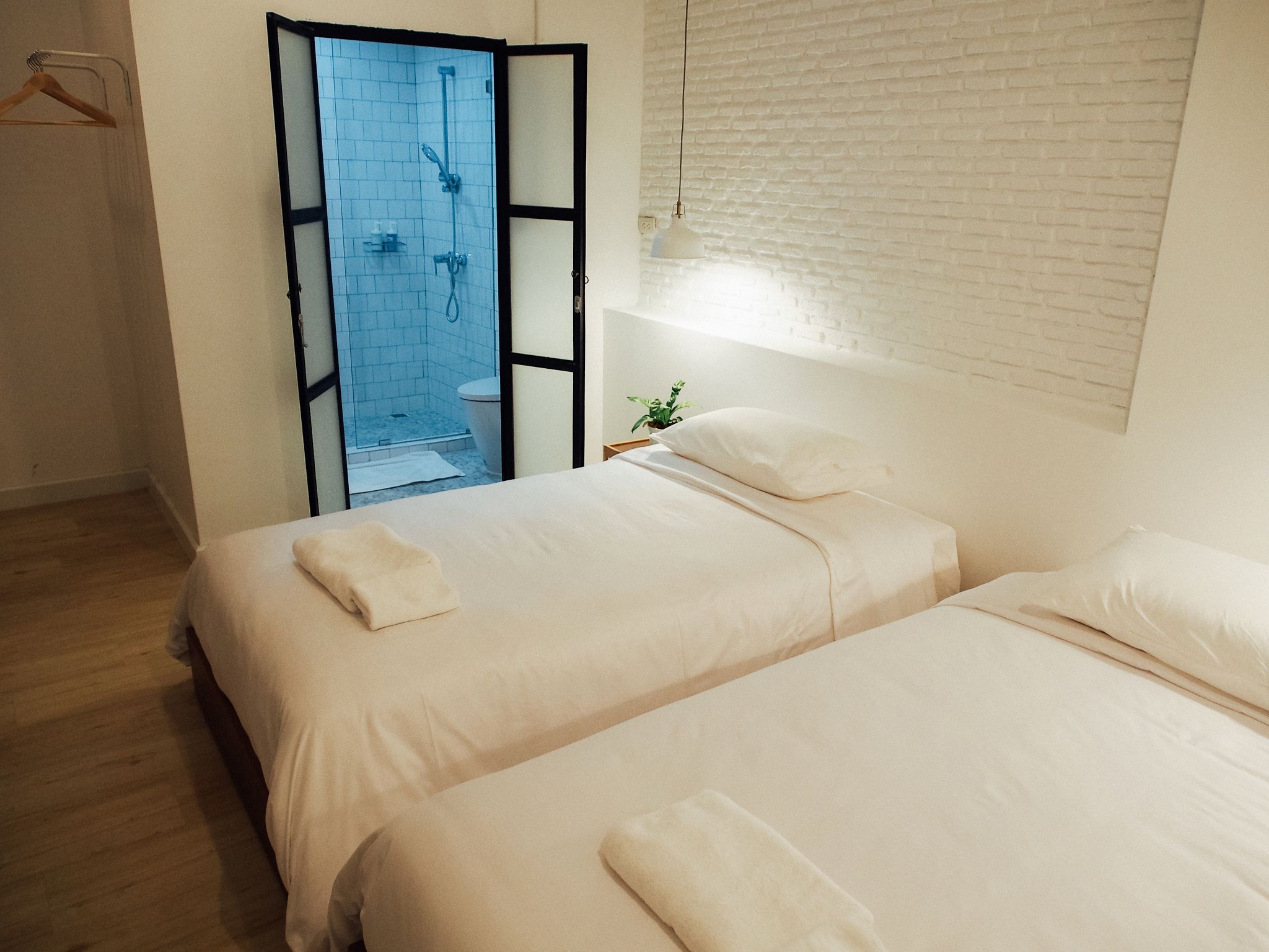 standard room - no window | premium bedding, select comfort beds, minibar, in-room safe