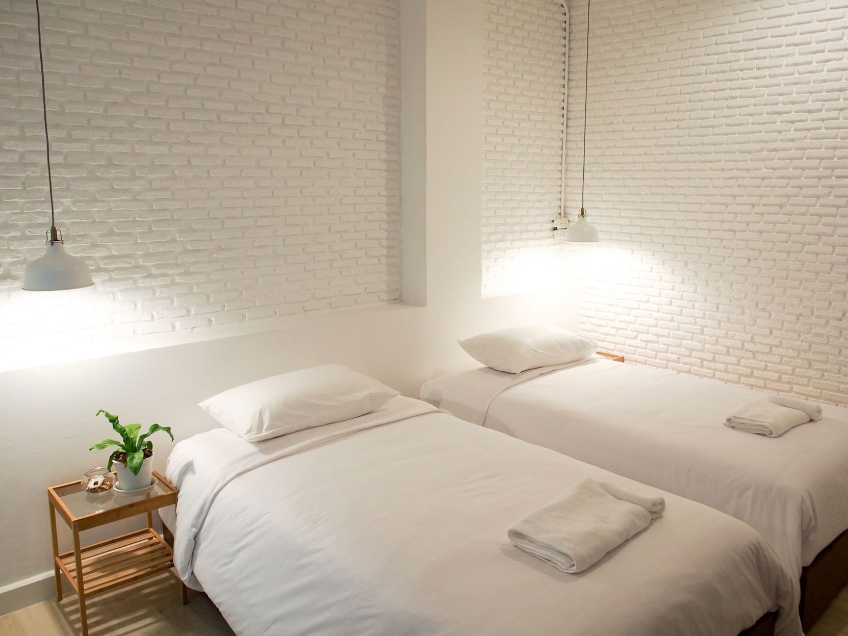 Literie de qualité, lit avec matelas Select Comfort, minibar