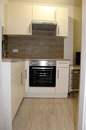 Fridge, microwave, oven, coffee/tea maker