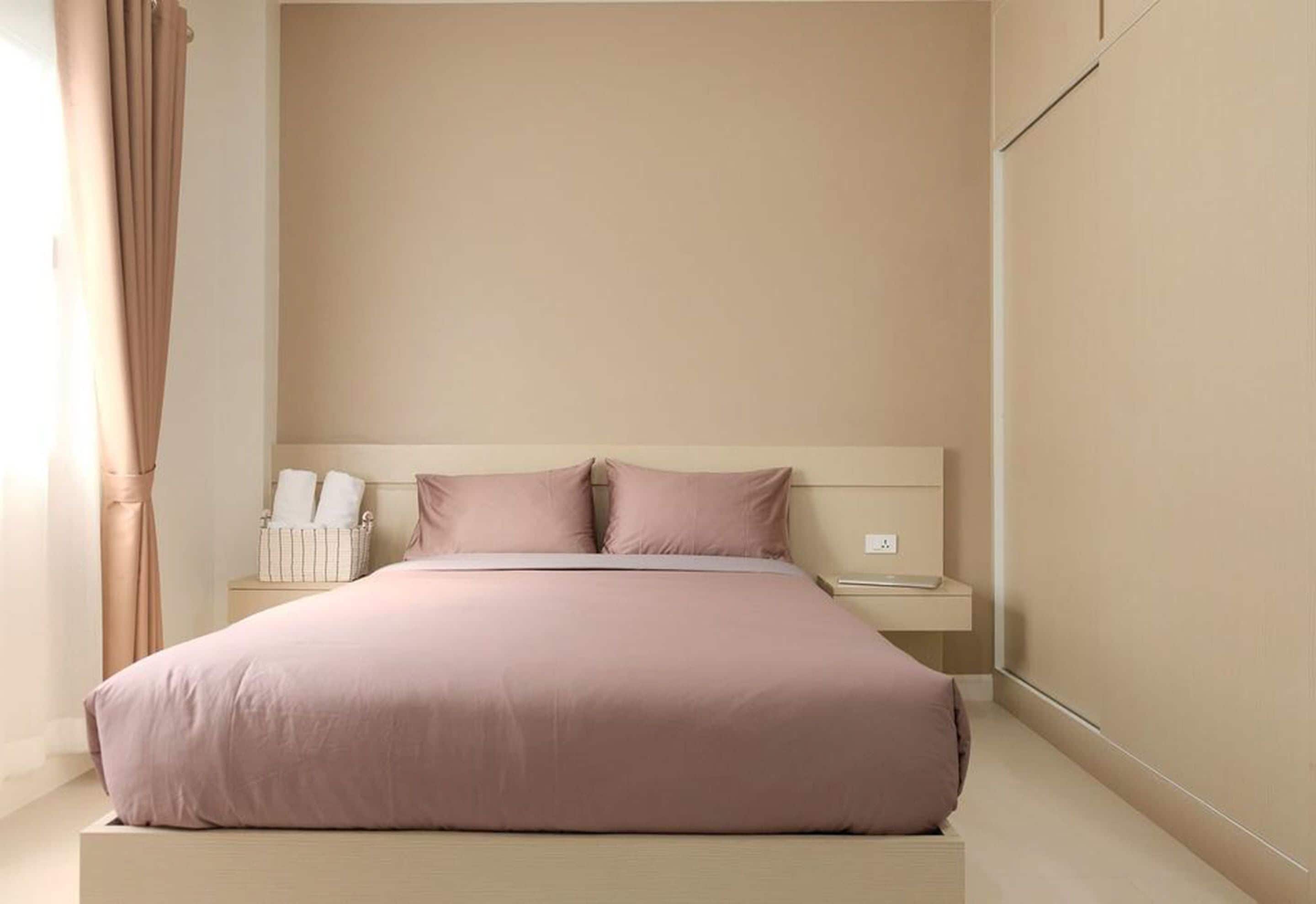 Standard Double Room | Schreibtisch, Verdunkelungsvorhänge, kostenloses WLAN, Bettwäsche