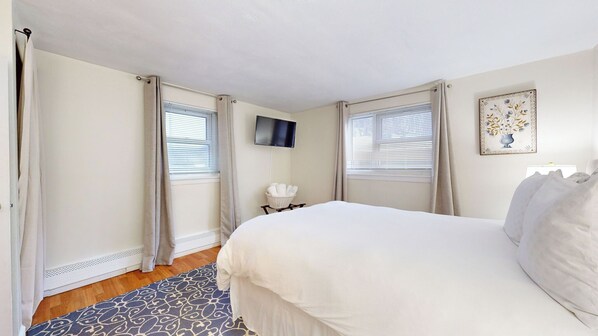 1 Schlafzimmer, Schreibtisch, Bügeleisen/Bügelbrett, Reisekinderbett